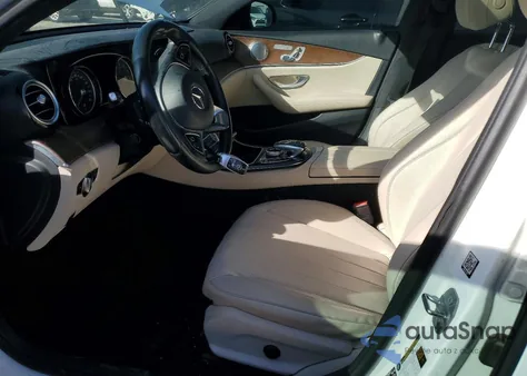 2017 Mercedes-Benz E 300 z USA, uszkodzony, nr VIN WDDZF4JB7HA089932